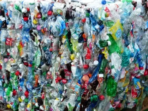 What solutions does the chemical recycling of plastic provide